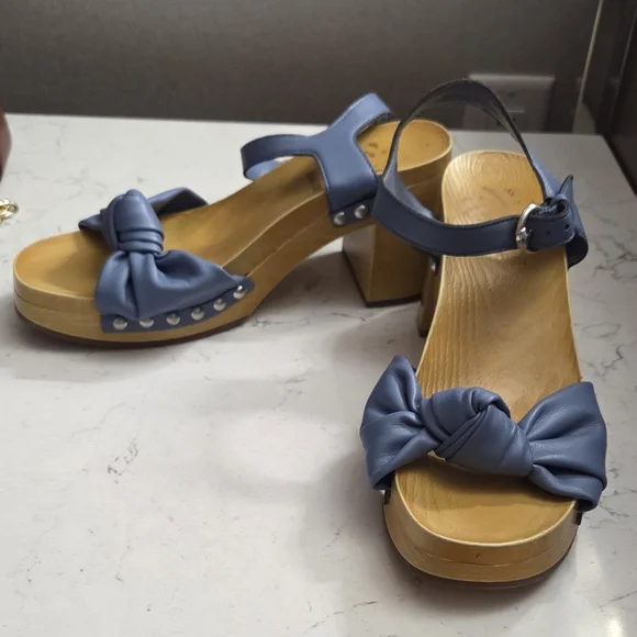 Sam & Libby Blue Tan Bow Sandals - Picture 2 of 8
